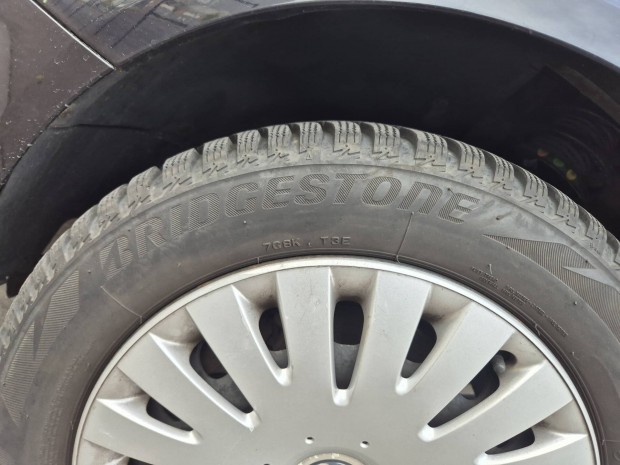 Akci: VW Passat R16 tli gumiszett, lemezfelnin [Bridgestone]